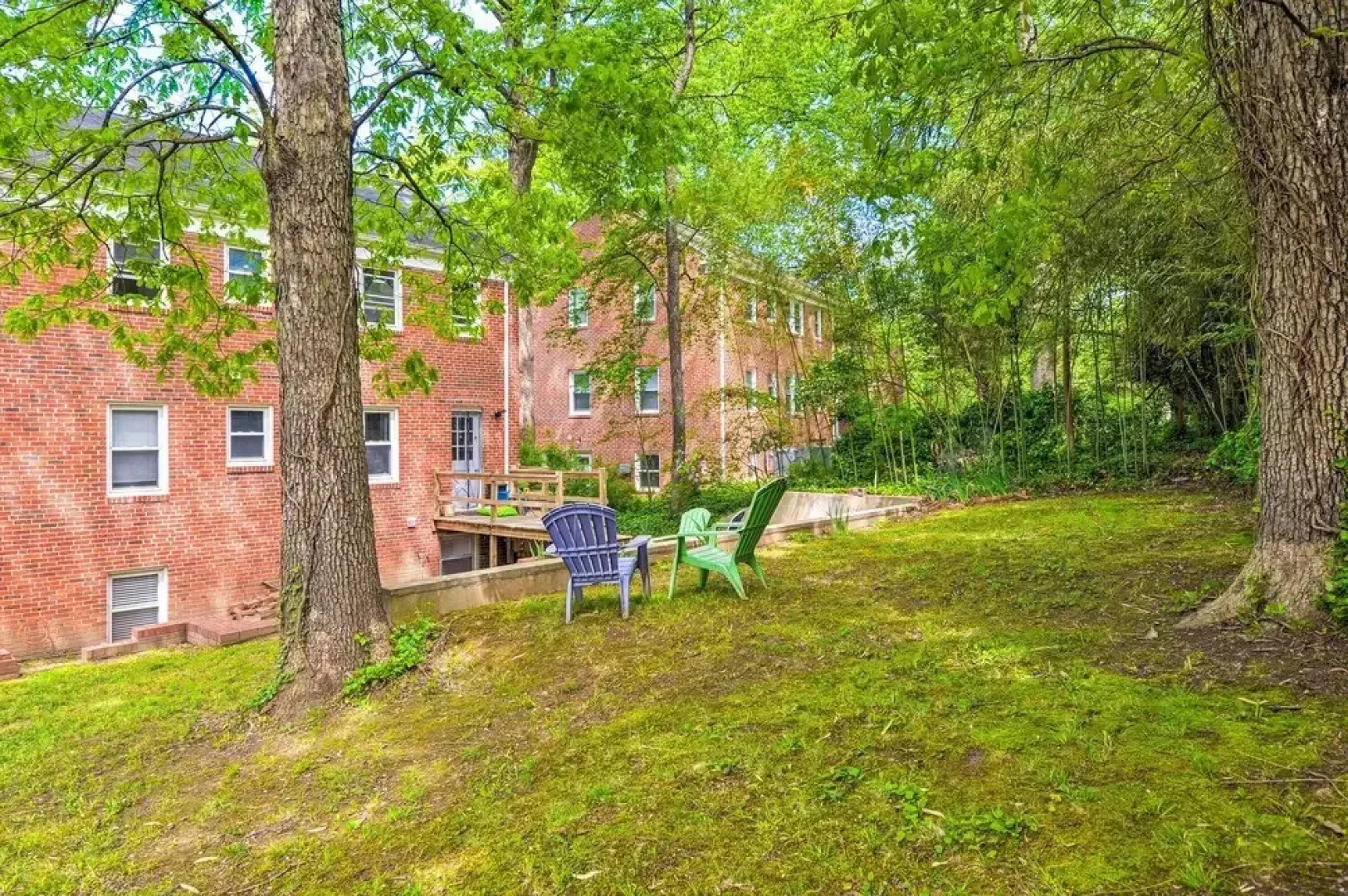 Takoma Park Apt w/ Wood Fire Pit < 8 Mi to DC