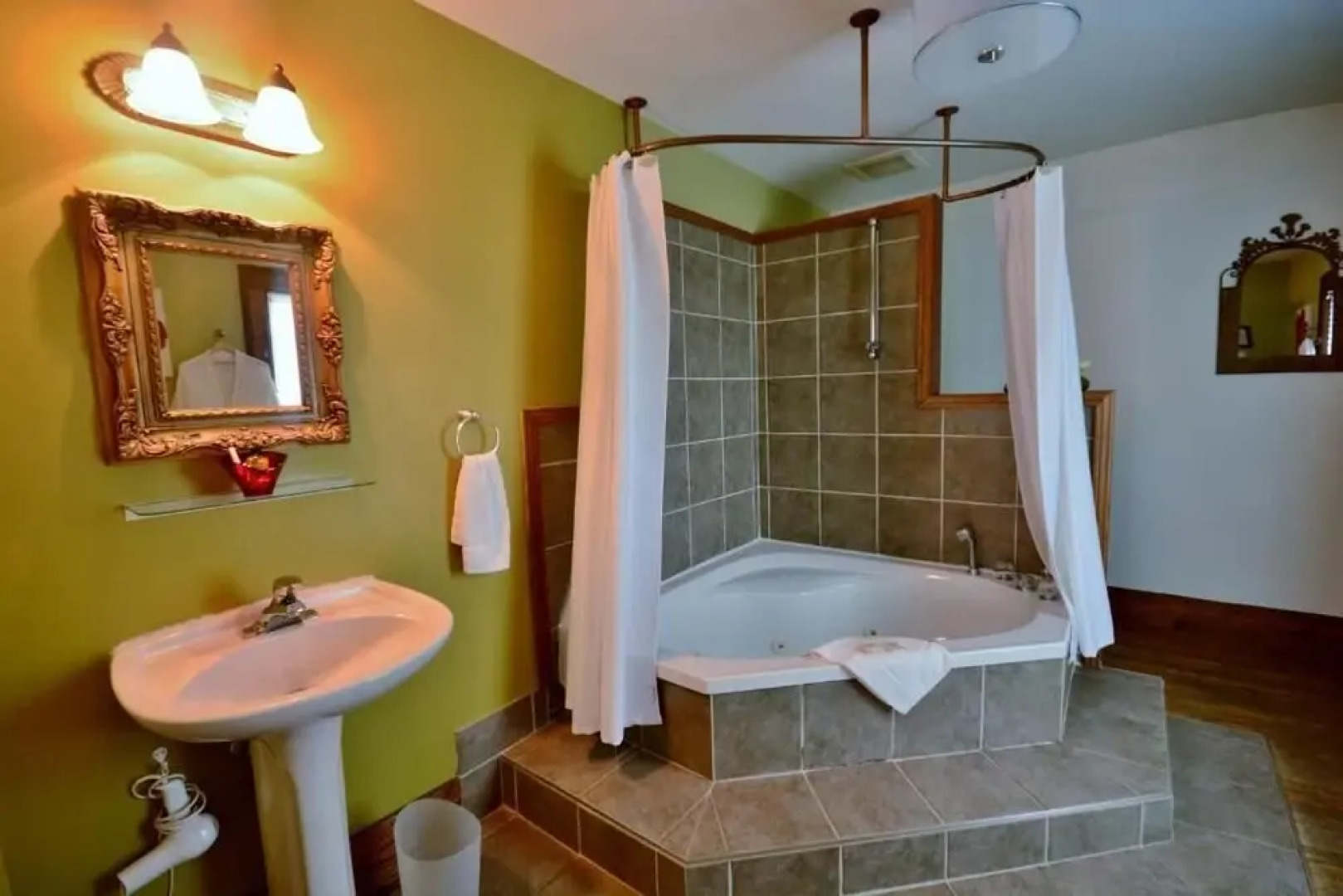 Distinctive Inns of Kingsville Inn31