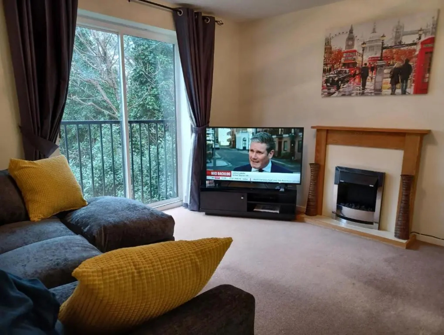 Huku Kwetu -The Maltings White Door-1st Floor-2 Bedroom Apartment -Self Catering-Quiet- Free Parking