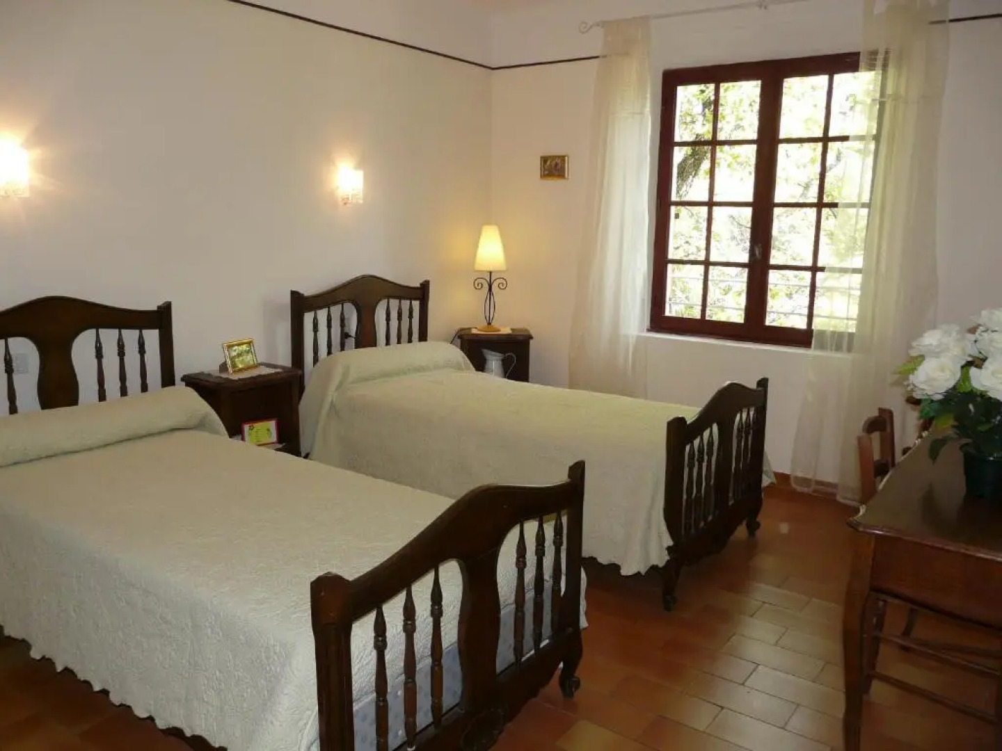 Agréable Maison de Vacances avec Piscine Privée, située en Campagne du village de Cabrières d'Avignon au cœur du Luberon, 6 personnes, LS2-2 OULIVE