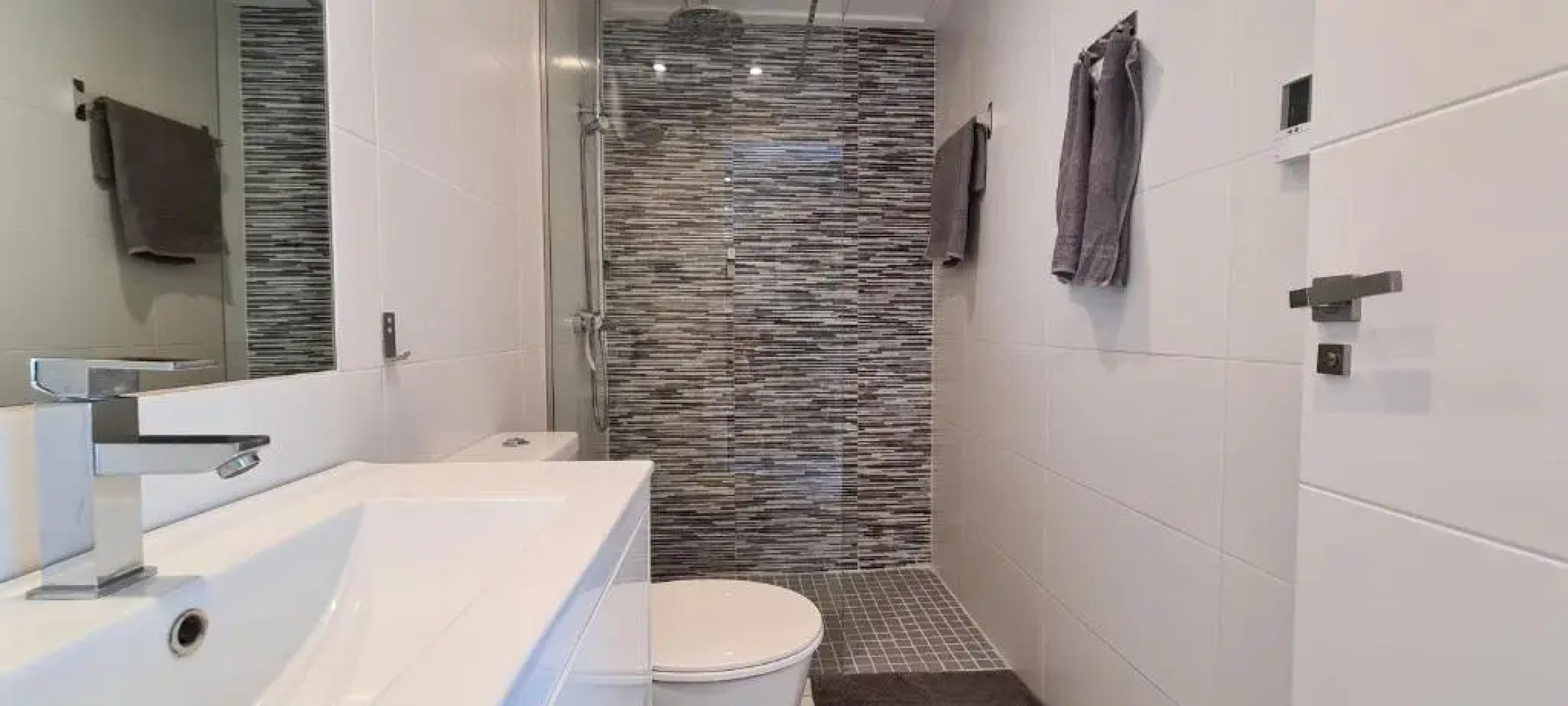 Lo Pagan Holiday House