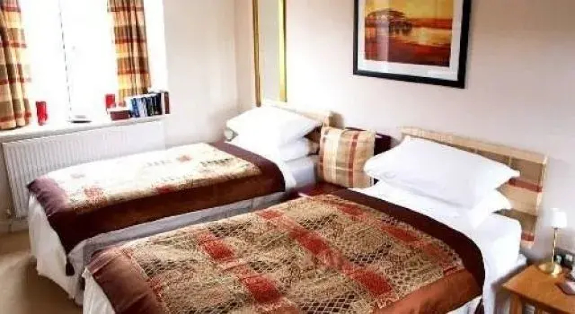 Gate House Bed  Breakfast