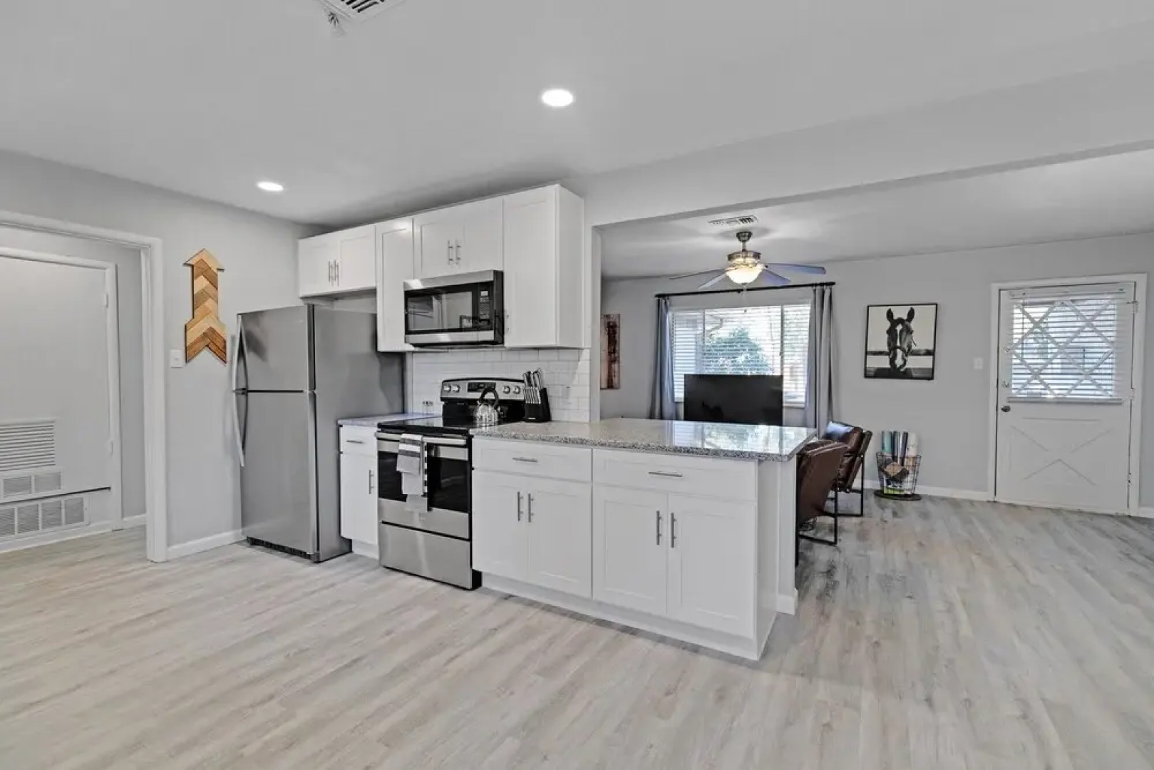 Beautiful Pet Friendly Home In Central Location! 4 Bedroom Home by Redawning