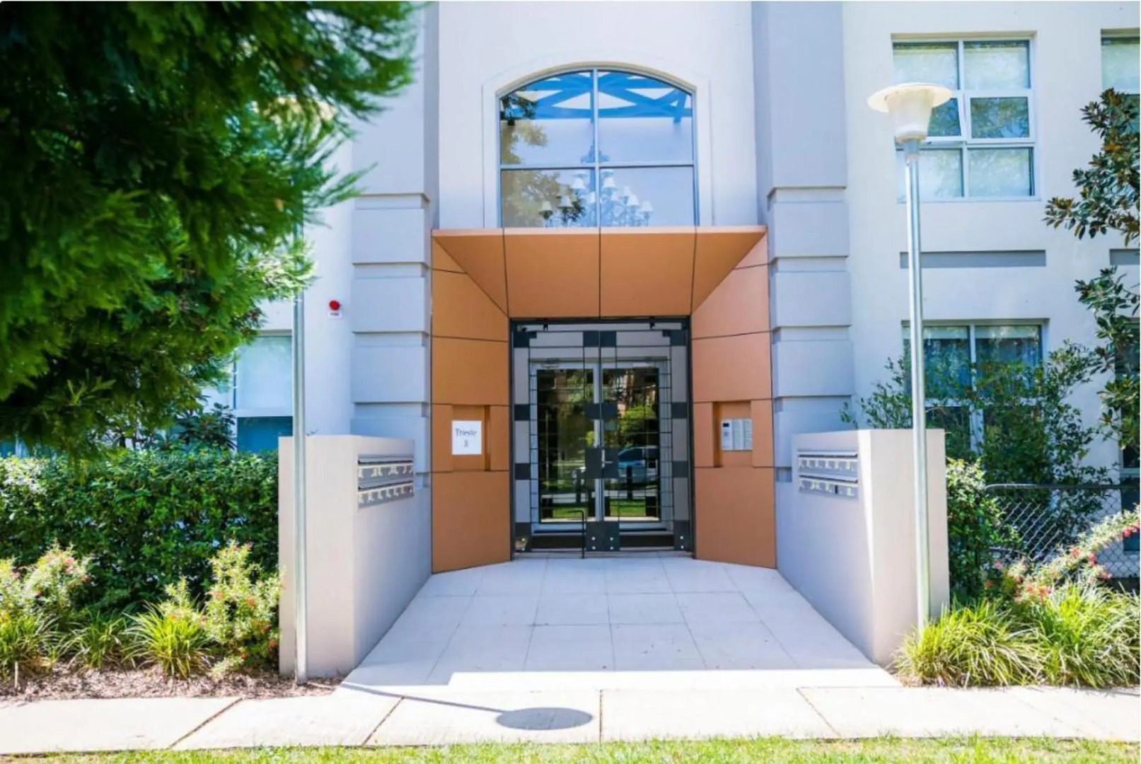 Accommodate Canberra - Trieste