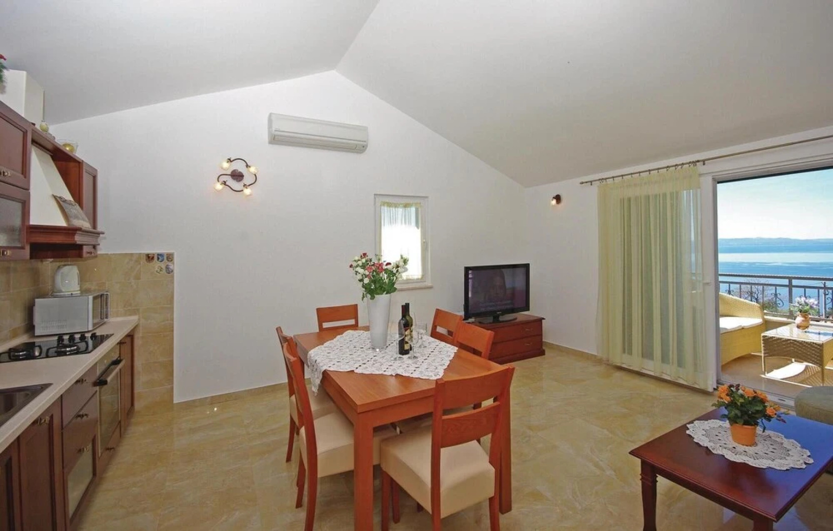 Amazing Home in Tucepi With Wifi and 4 Bedrooms