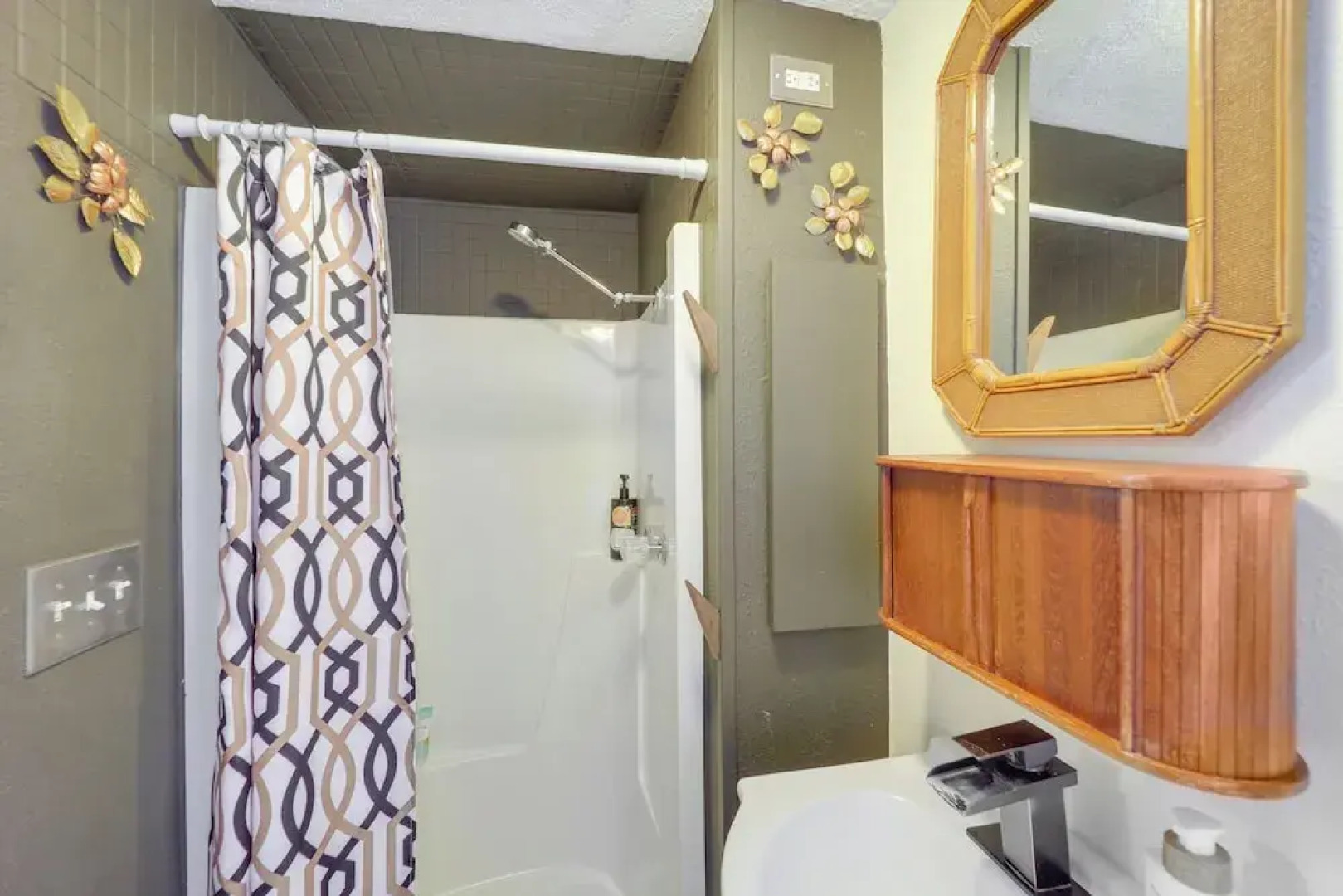 Quaint Vacation Rental w/ Porch in Banner Elk!