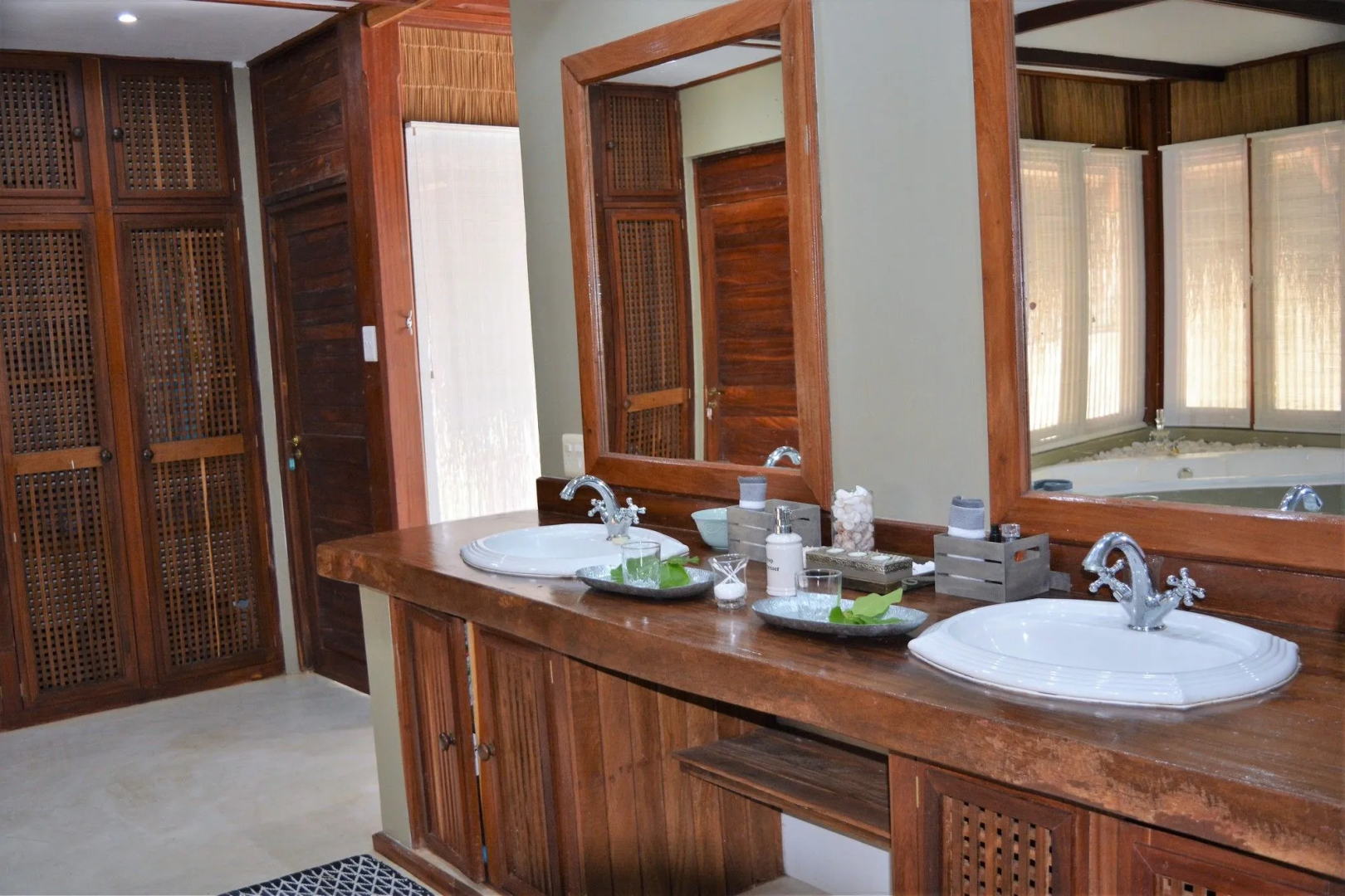 Moyeni Lodge