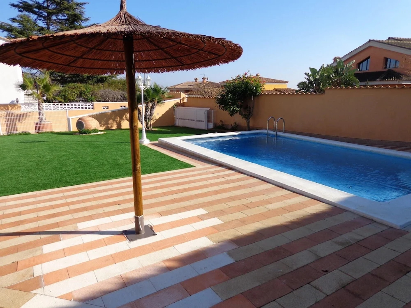 Villa With 4 Bedrooms in Benifayó, With Wonderful sea View, Private Pool, Furnished Garden