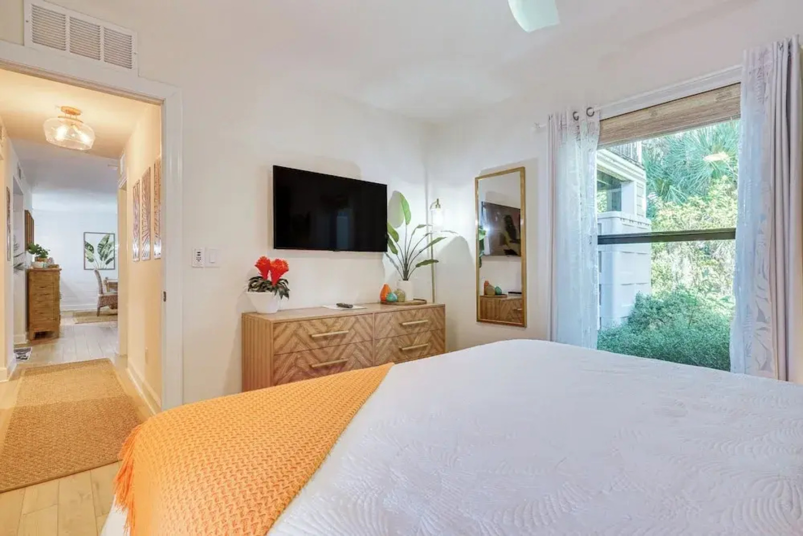 Luxe Tropical Resort Escape - Beaches Nearby!