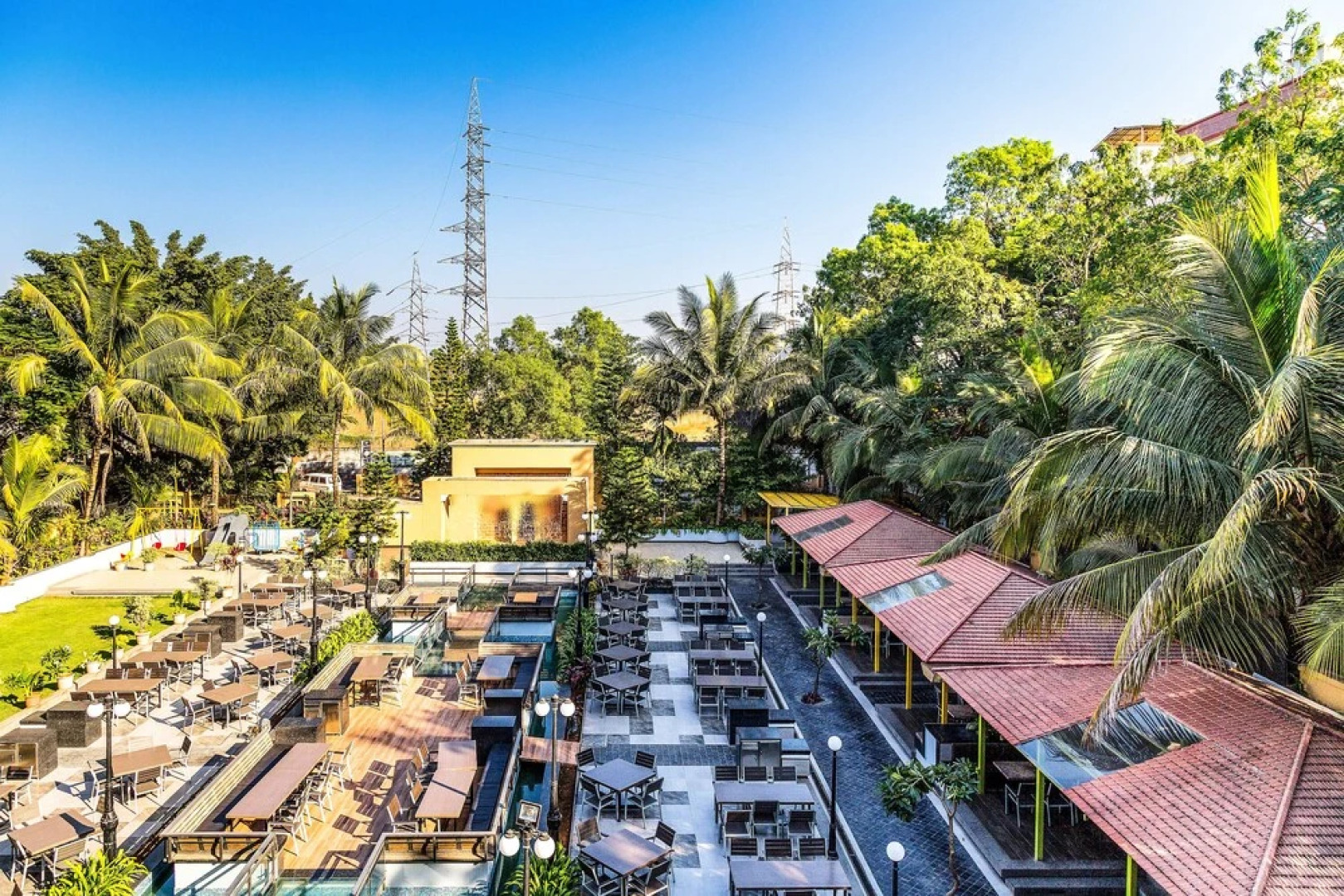 FabHotel Rajwada Baner