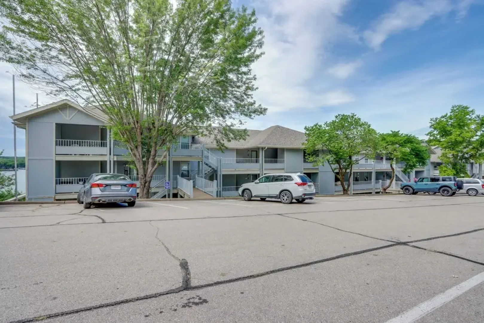 Lakefront Ozark Getaway w/ Views + Community Perks