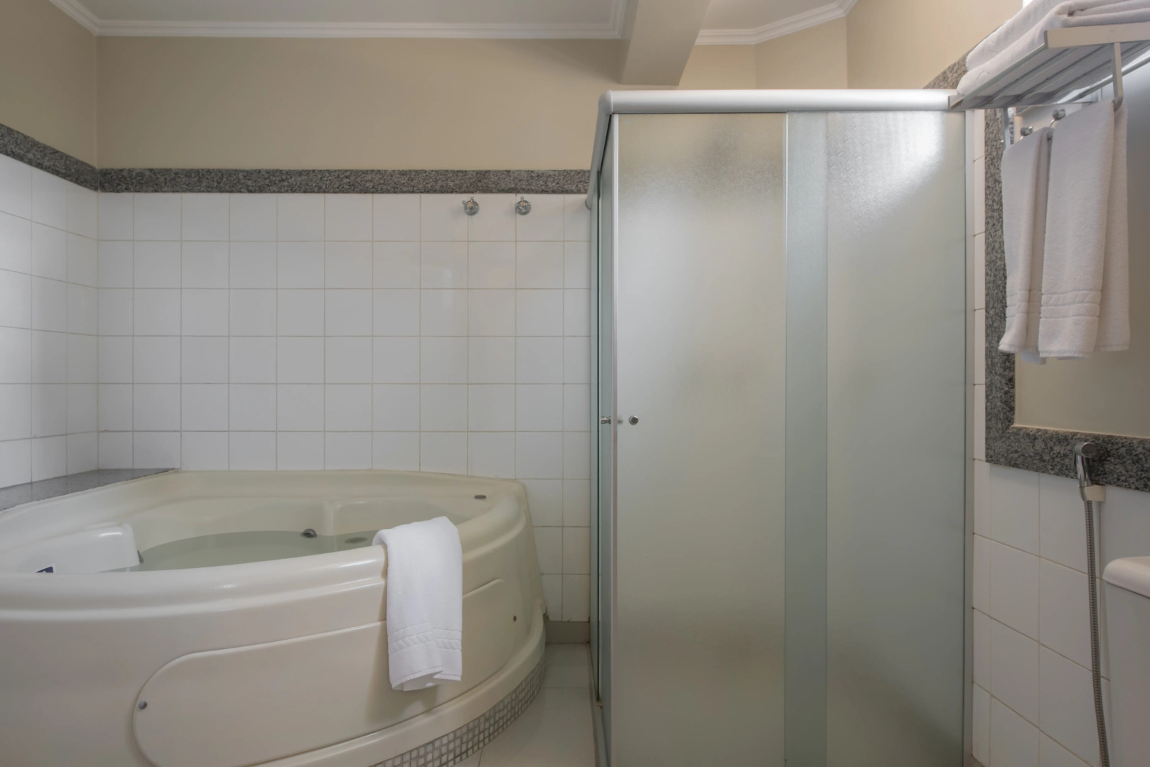 Hotel Nacional Distributed by Intercity