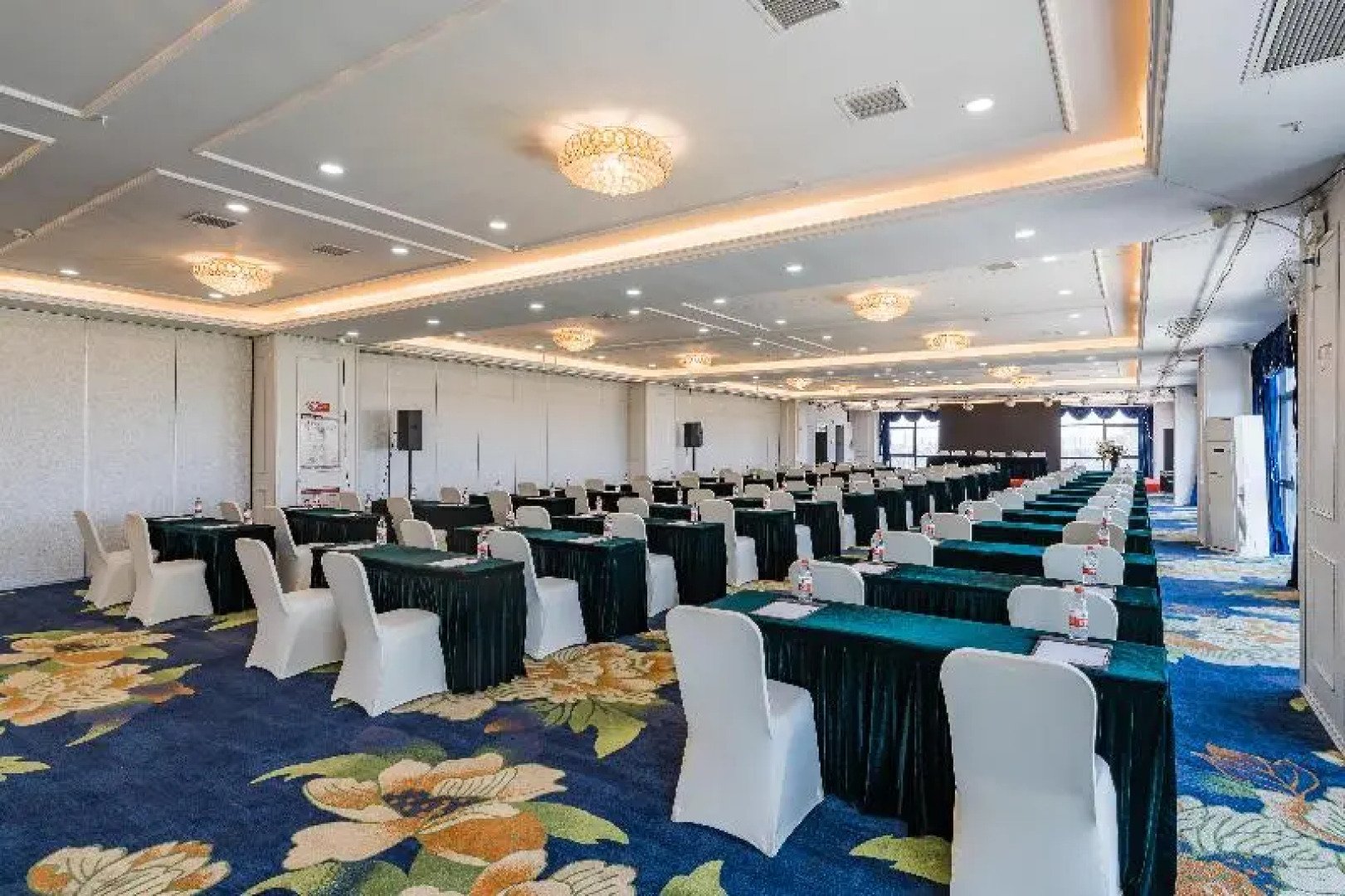 Grand Madison Jiujiang Yuexi Lake