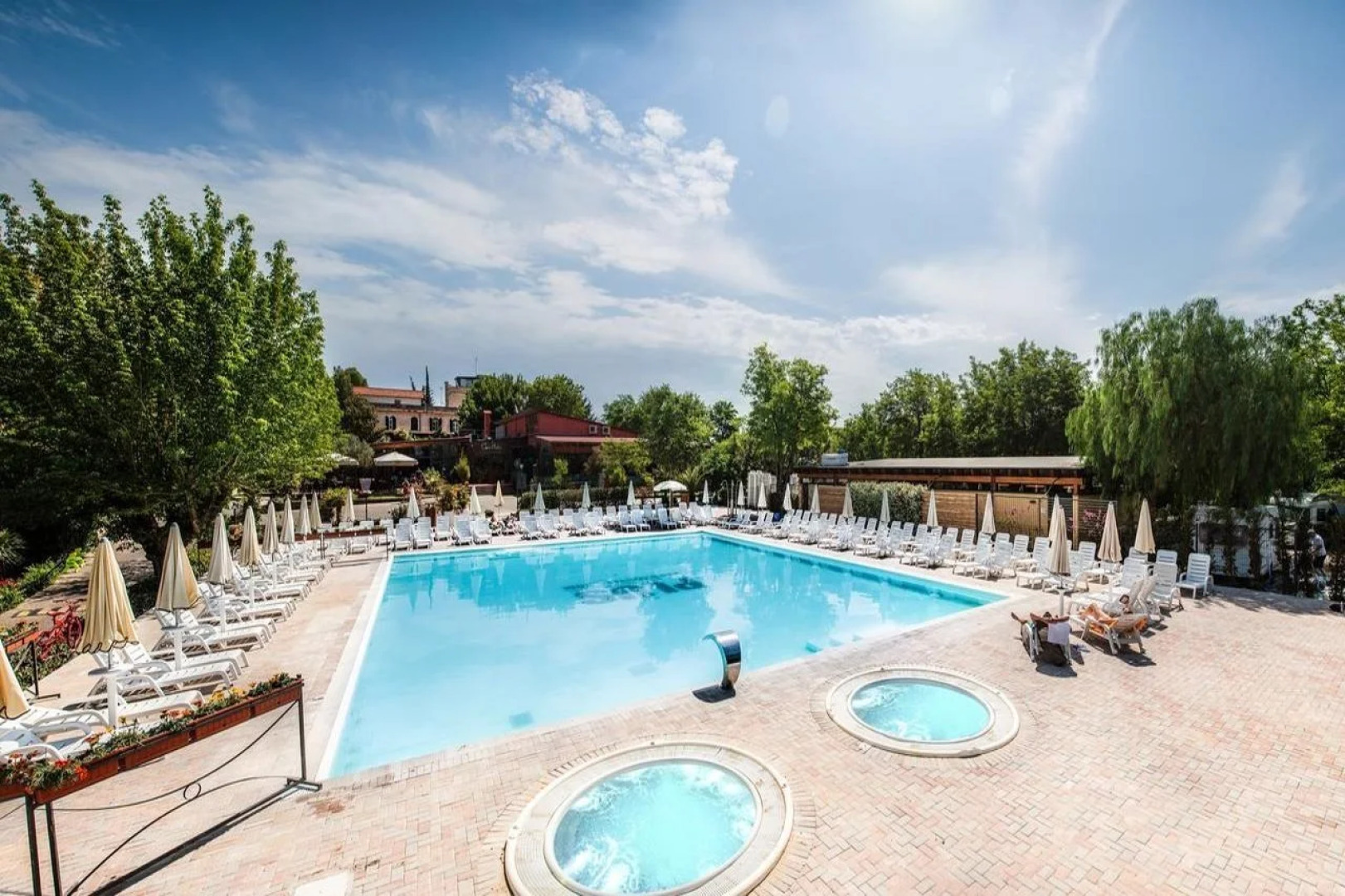 hu Roma Camping In Town