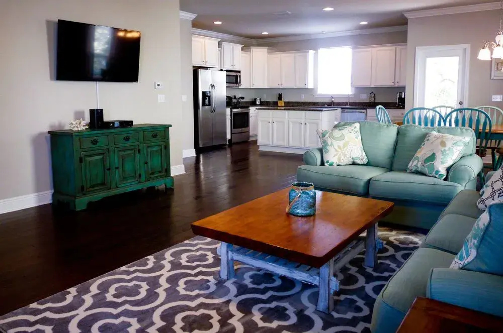 Southern Charm by RedAwning