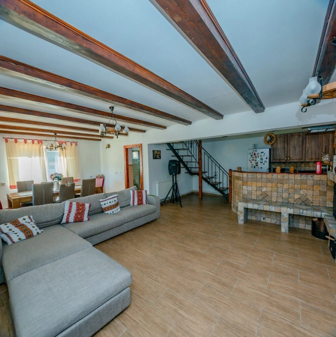 House - Sleeps up to 11, hot tub & Free Parking