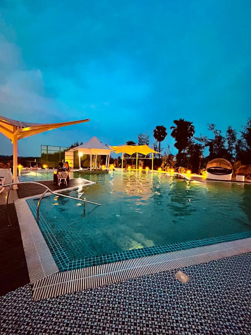 The Candlewood Park Beach Resort