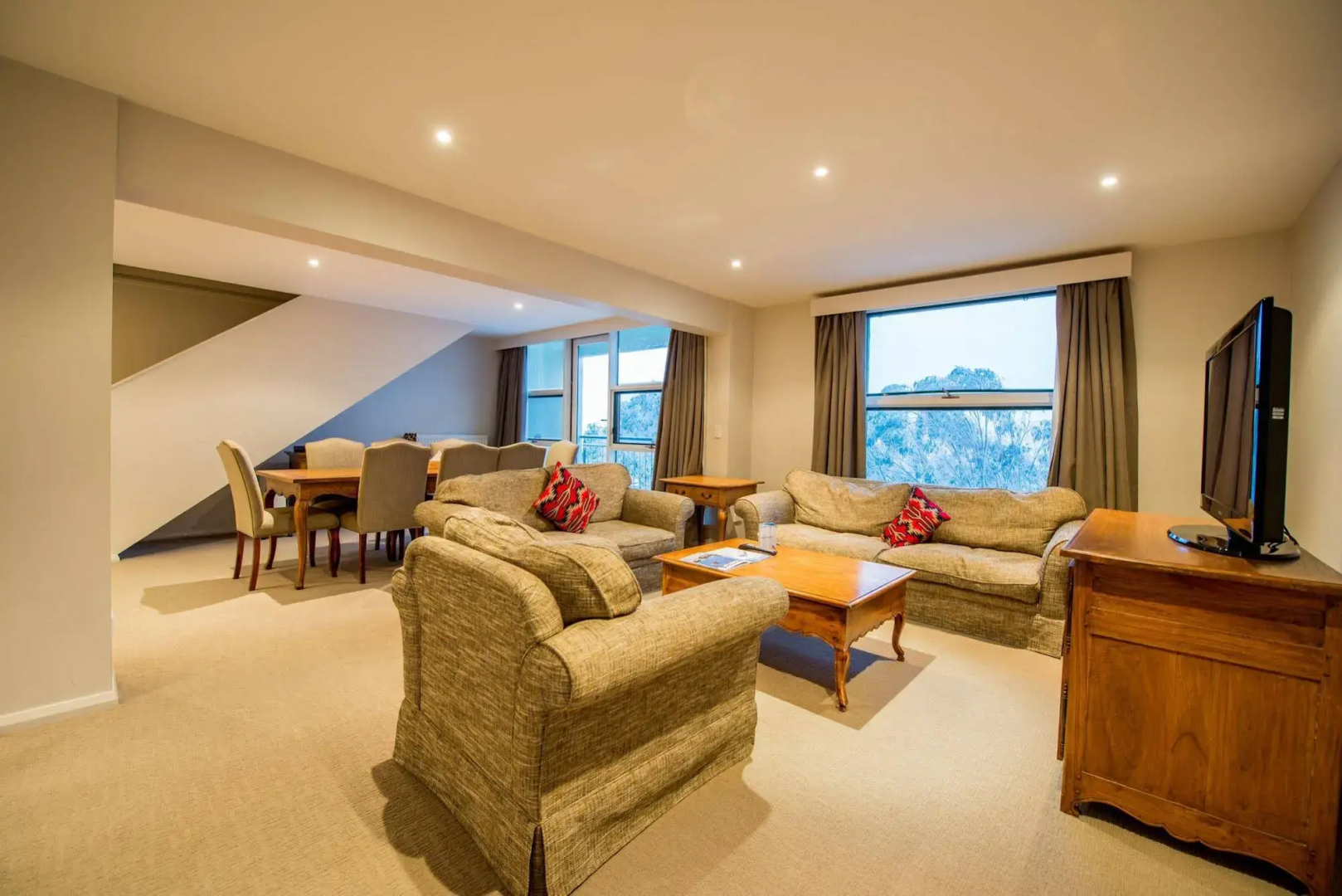 Mt Buller Chalet Hotel & Suites
