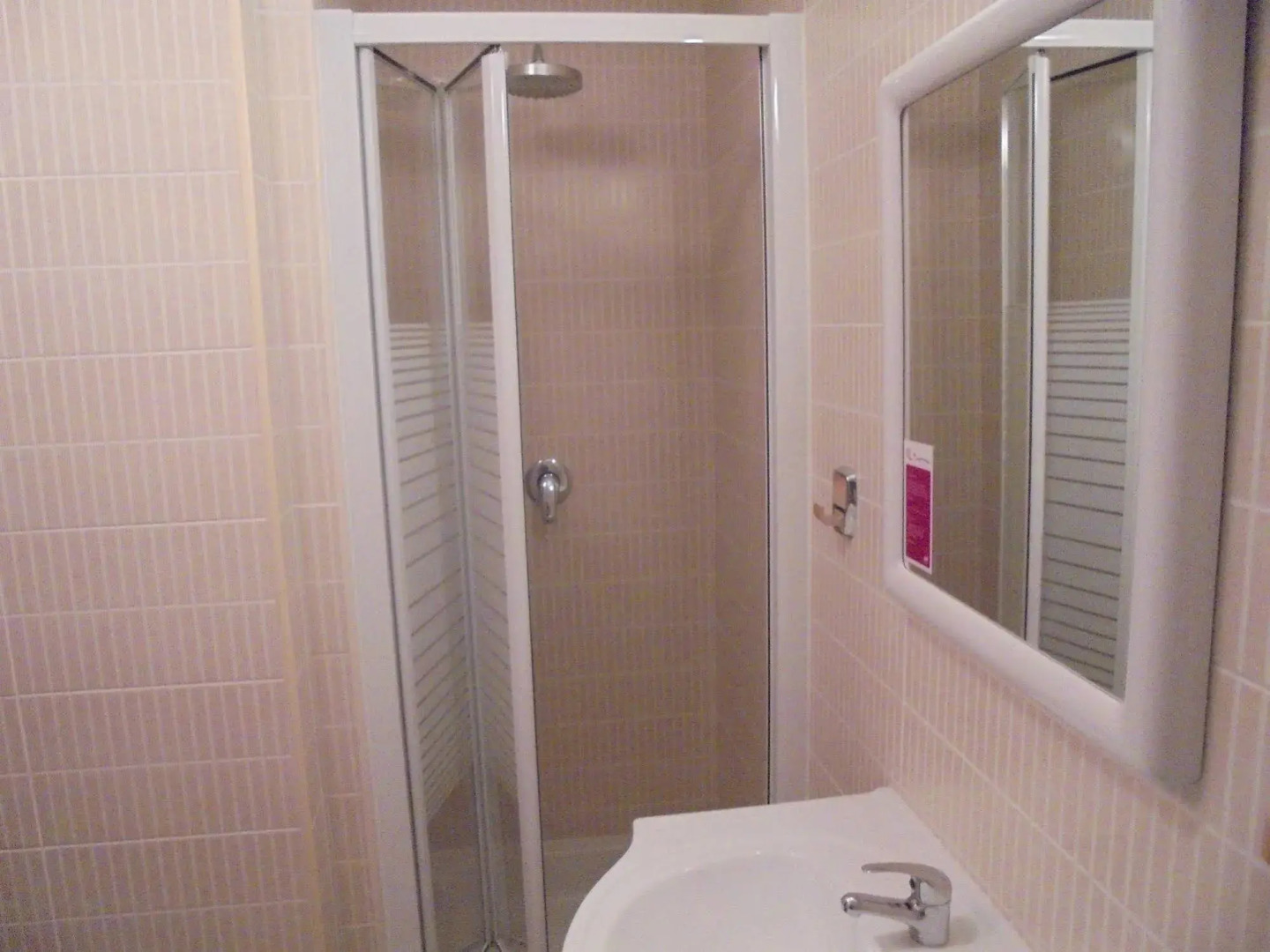 Lagos City Center Guest House & Hostel