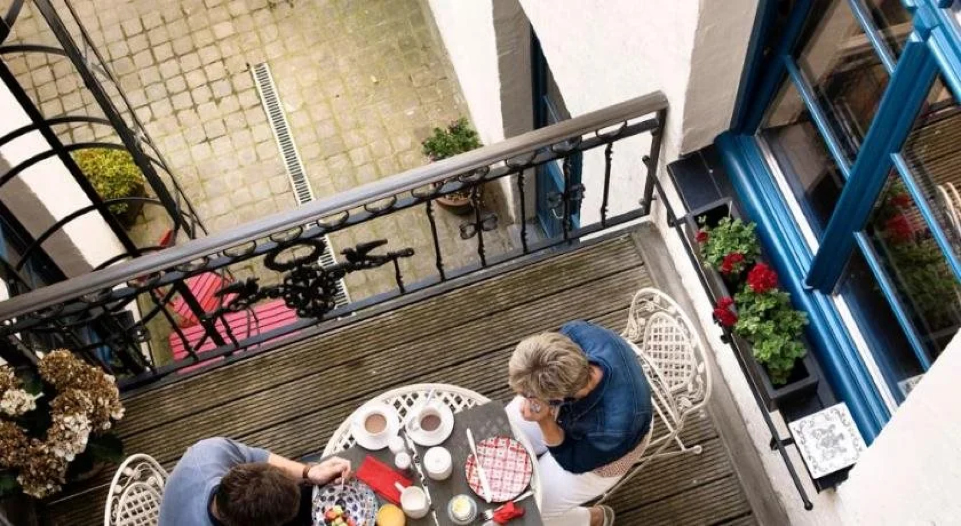 Ganda Rooms & Suites