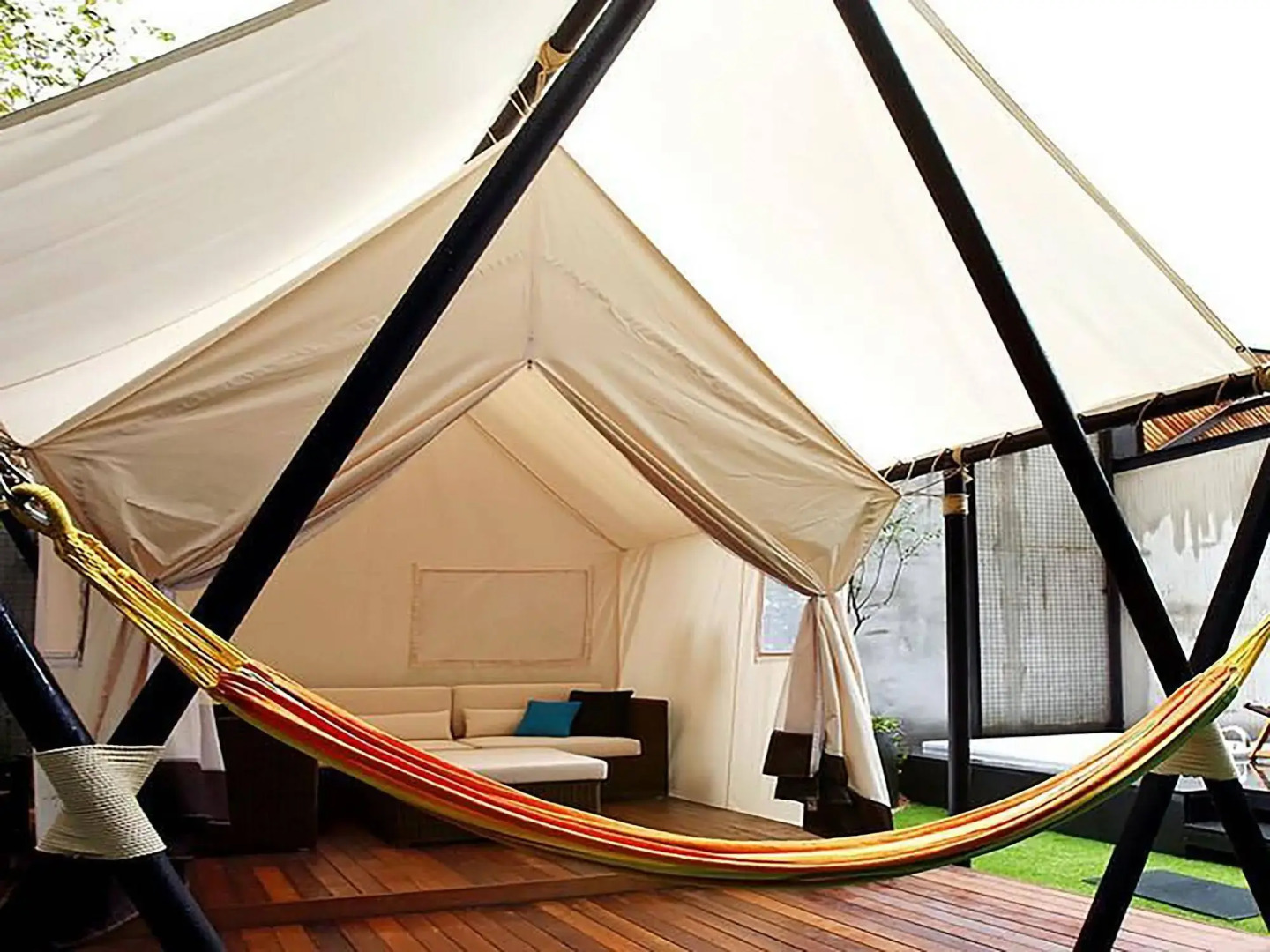 JS The Classic Hotel