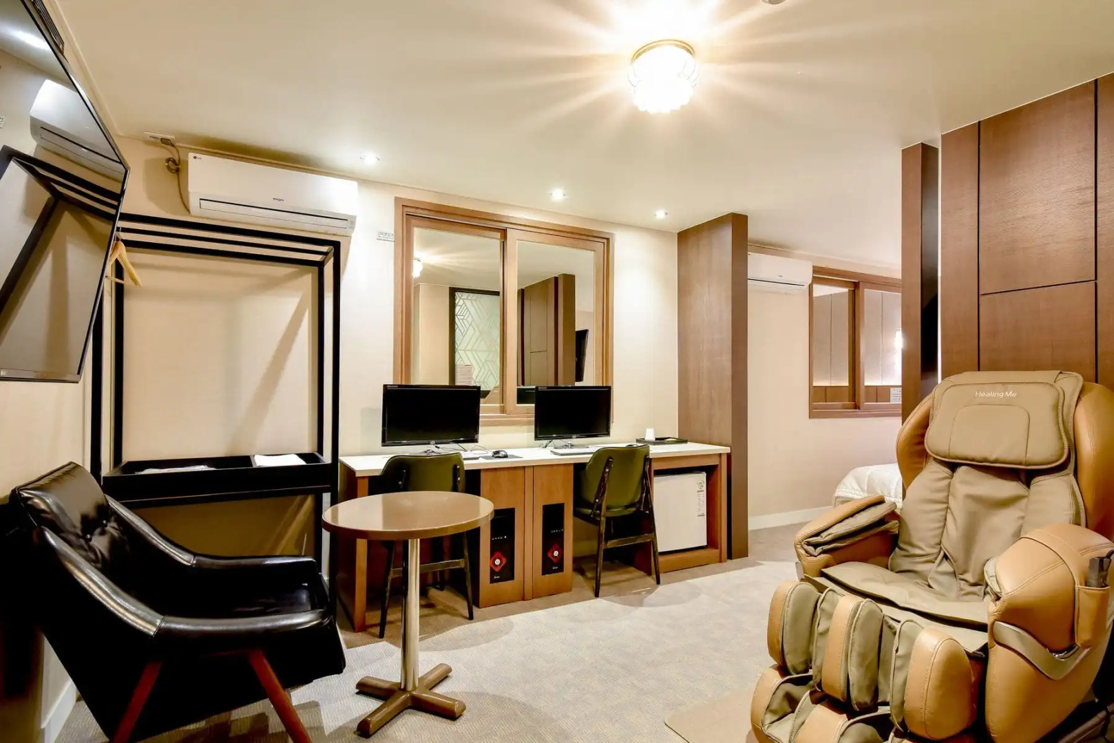 Two Heart Hotel Gimhae Waterpark