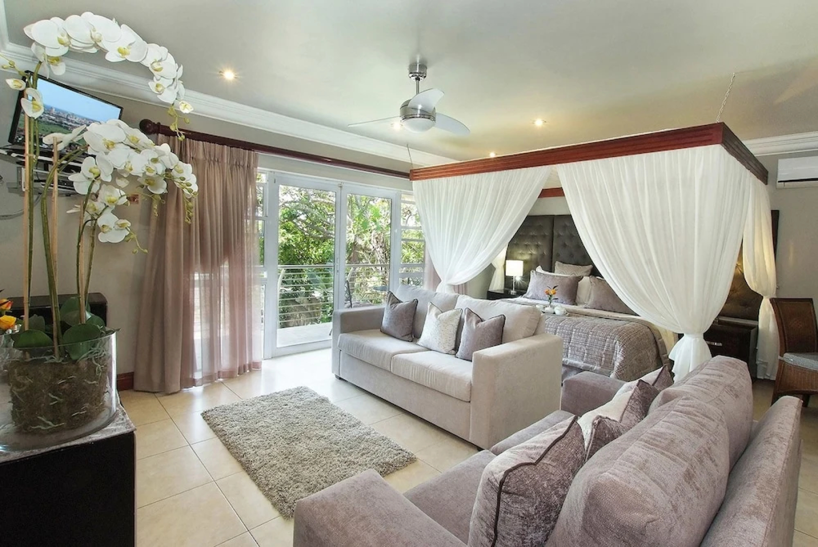 uShaka Manor Guest House