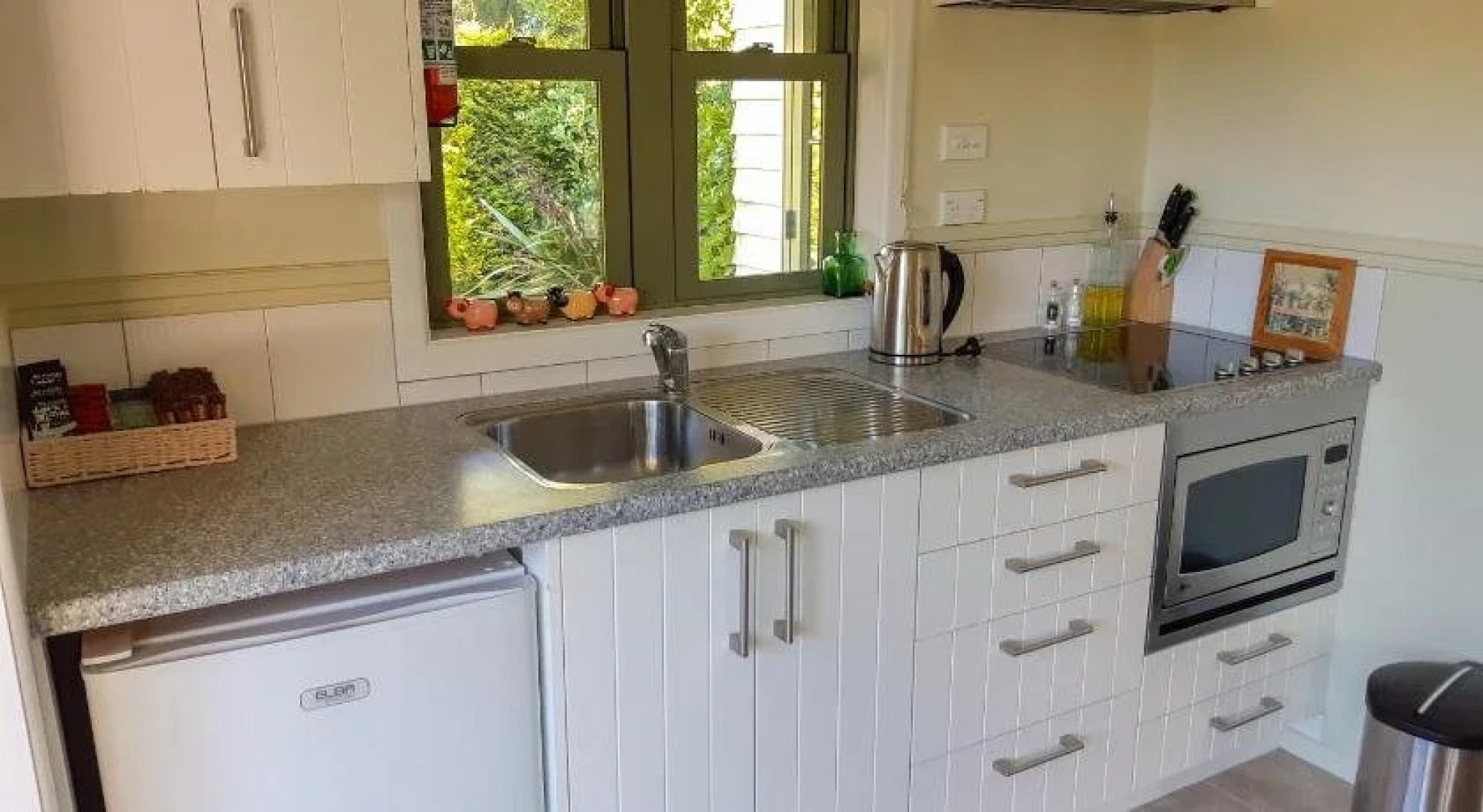 Clive Colonial Cottages