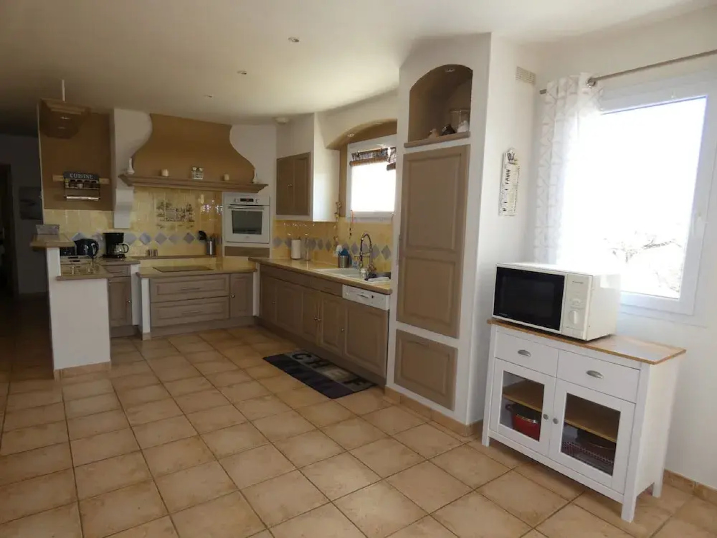 Inviting Villa in Saint Paul Trois Chateaux With Pool