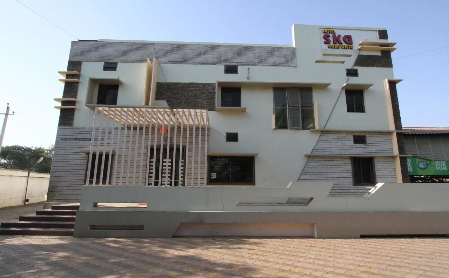 Hotel SKG Comforts by OYO Rooms