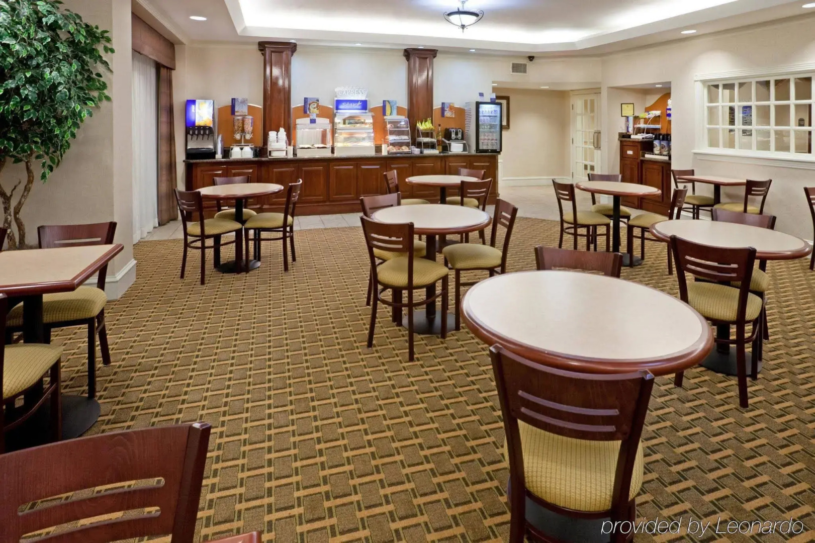 Holiday Inn Express & Suites Waxahachie by IHG