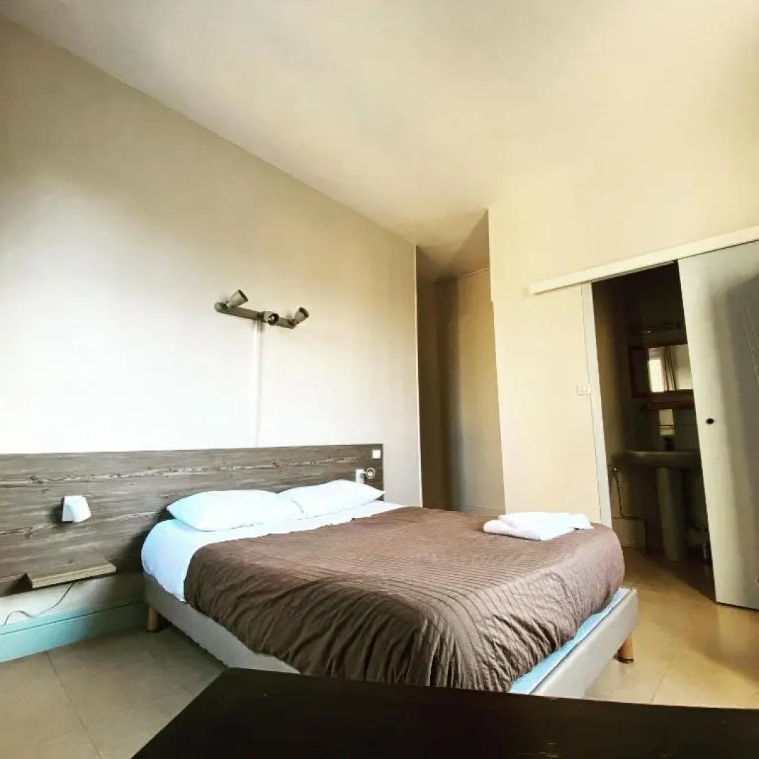 Hotel Le Midi Clermont-Cournon