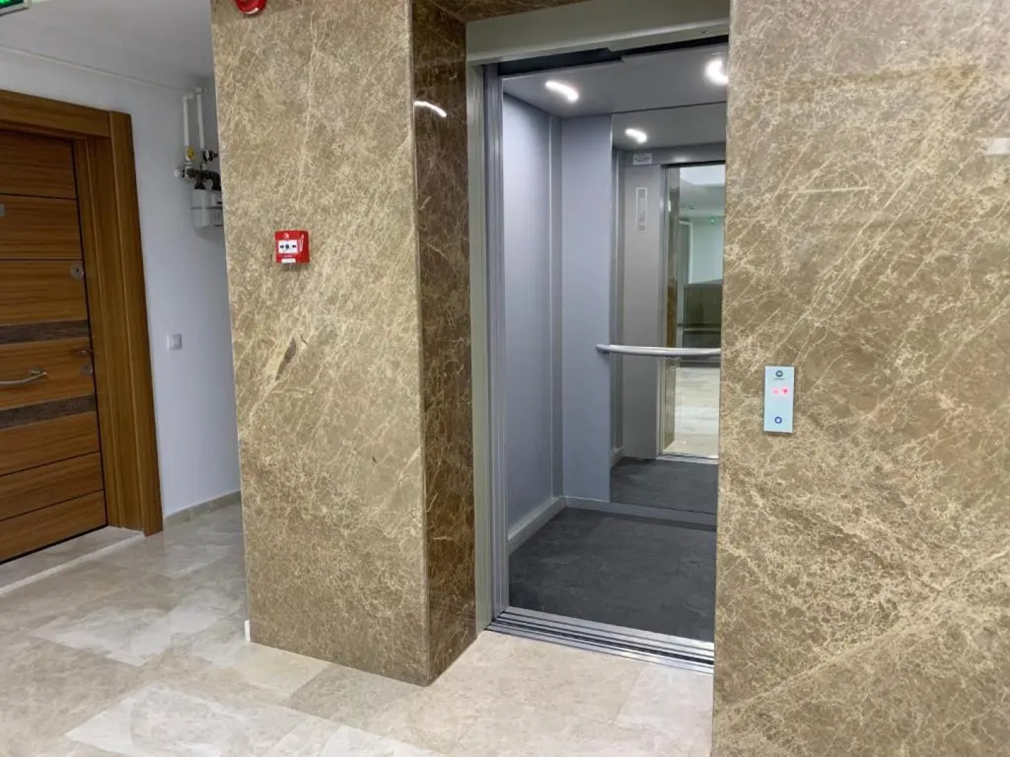 Apartment Sunset Lake View