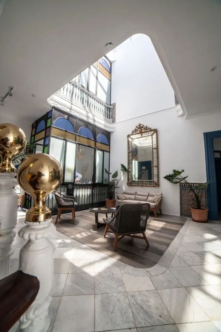 La Casa Amarilla Rooms & Suites