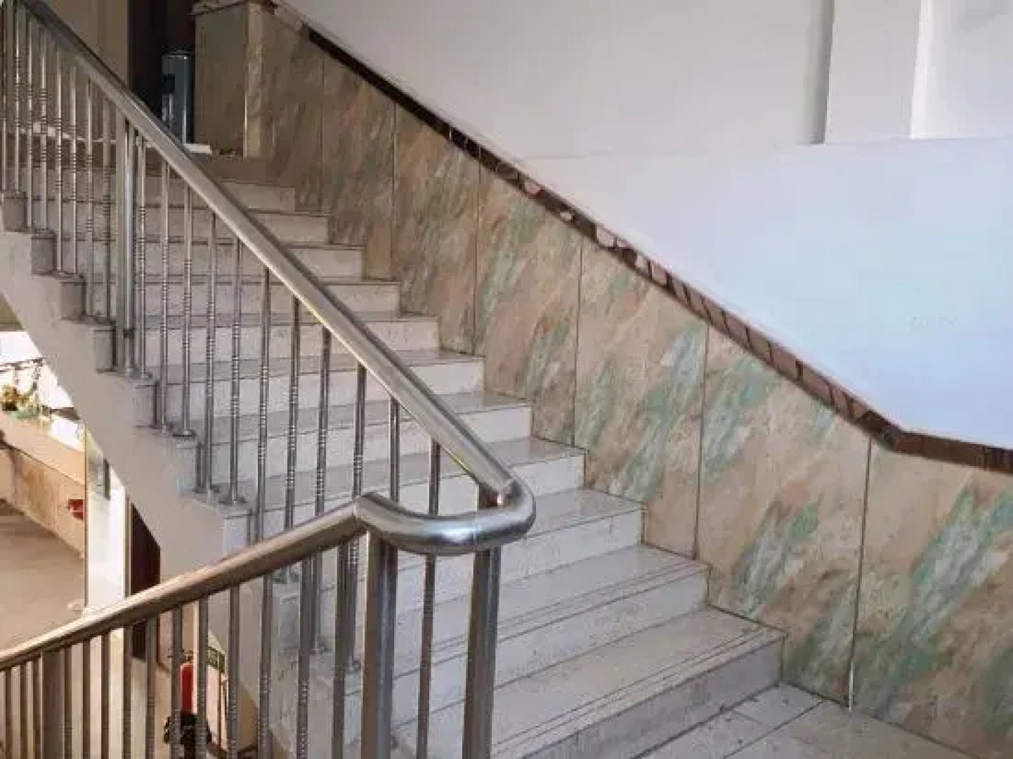 Xinrui Business Hotel