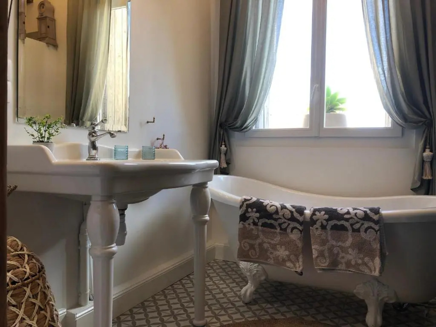 Maison La Boheme Spa & Jacuzzi