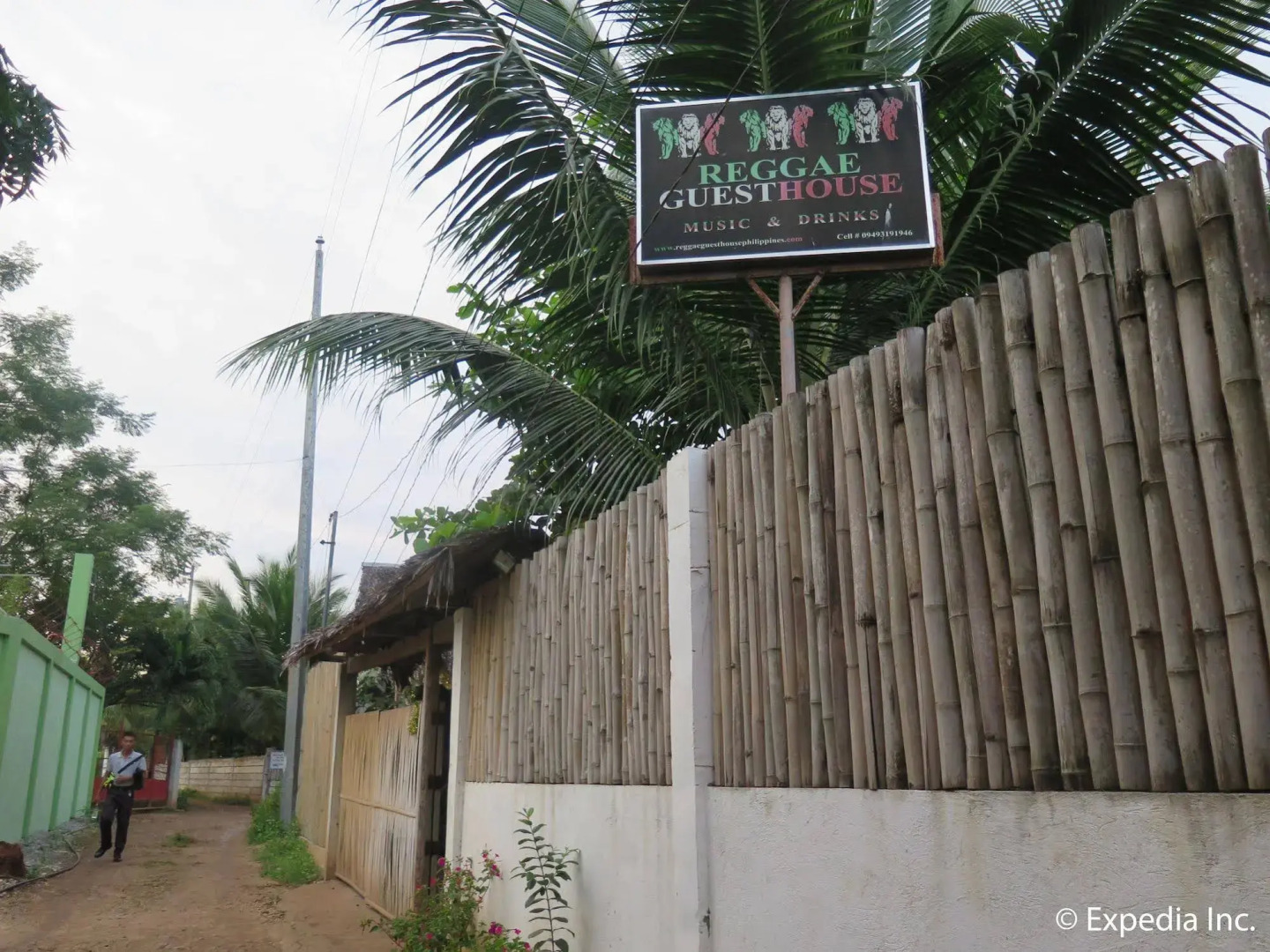 Mystic Divers Guesthouse