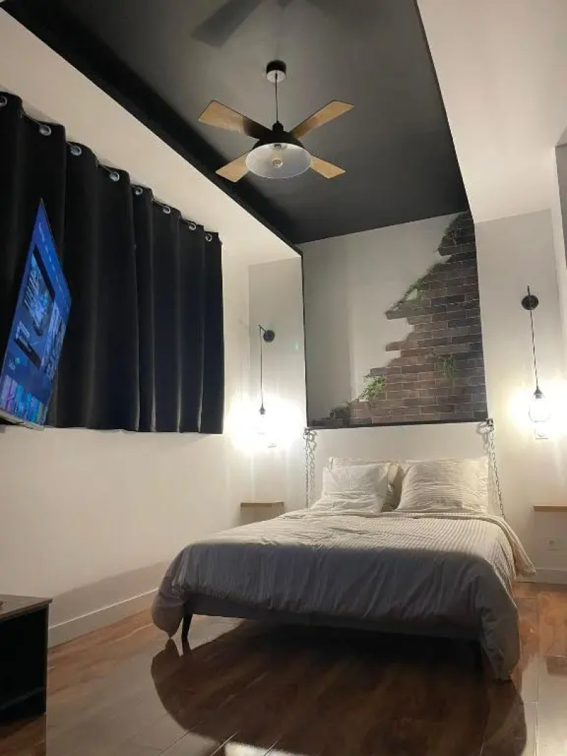 La Suite Grenoble SPA Jacuzzi Et Sauna Privatif (Adults Only)