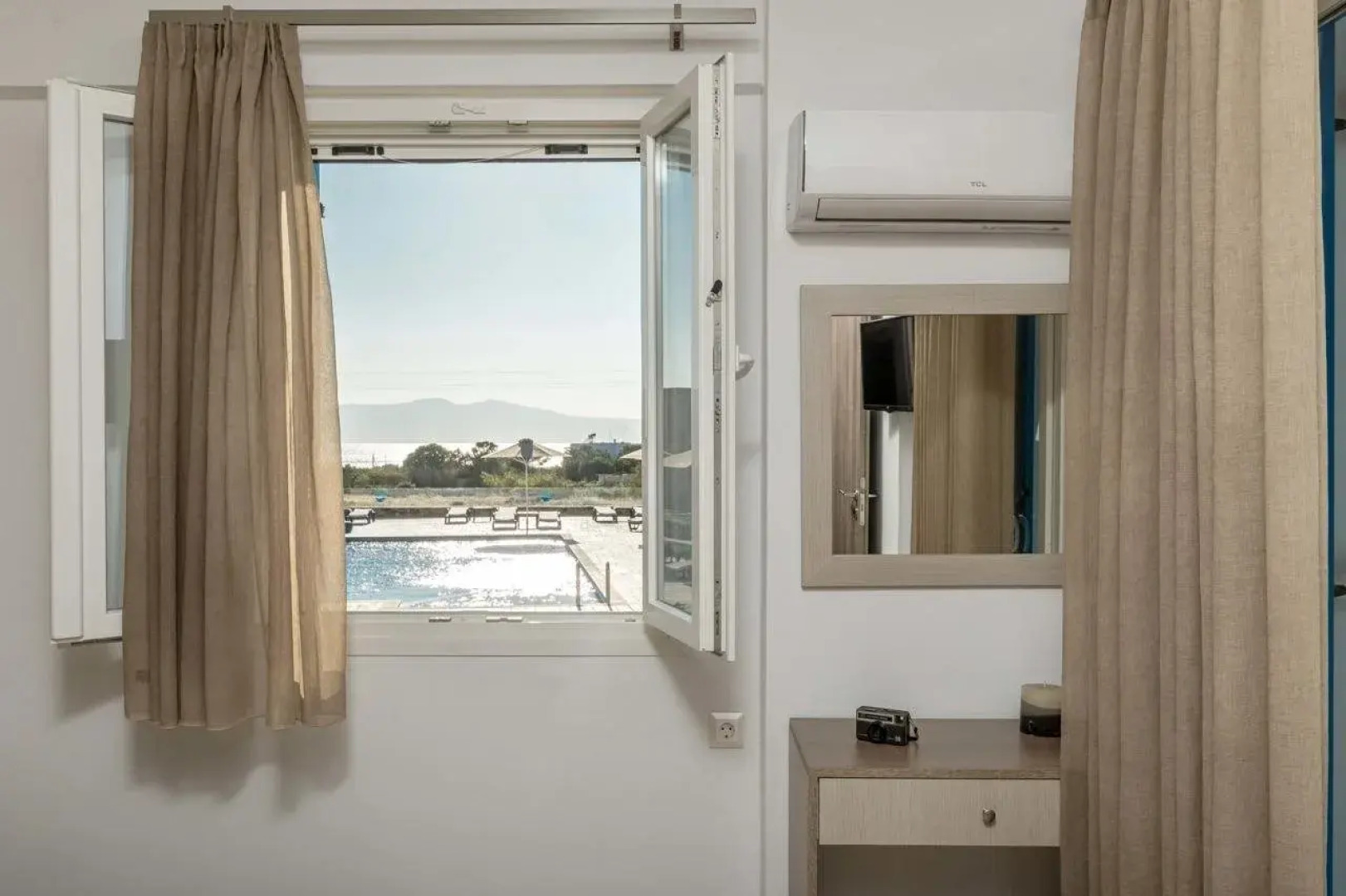 Evripus Suites Hotel