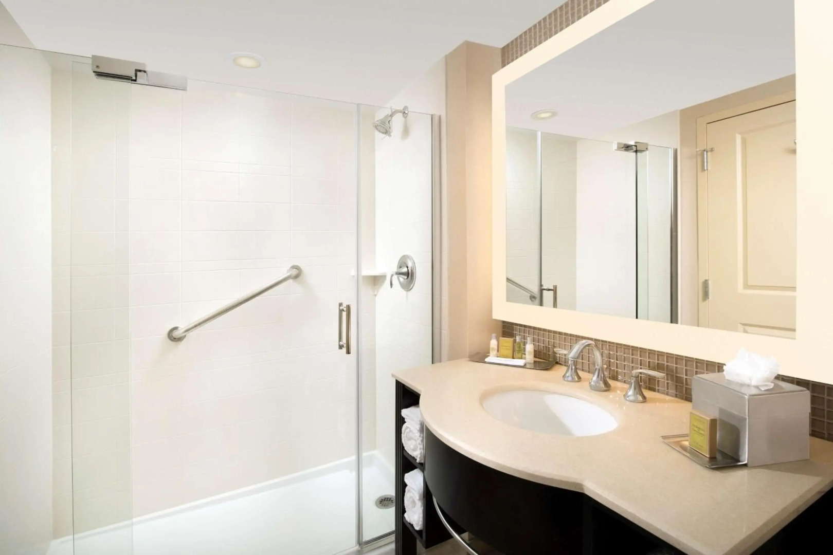 DoubleTree by Hilton Sterling - Dulles Airport