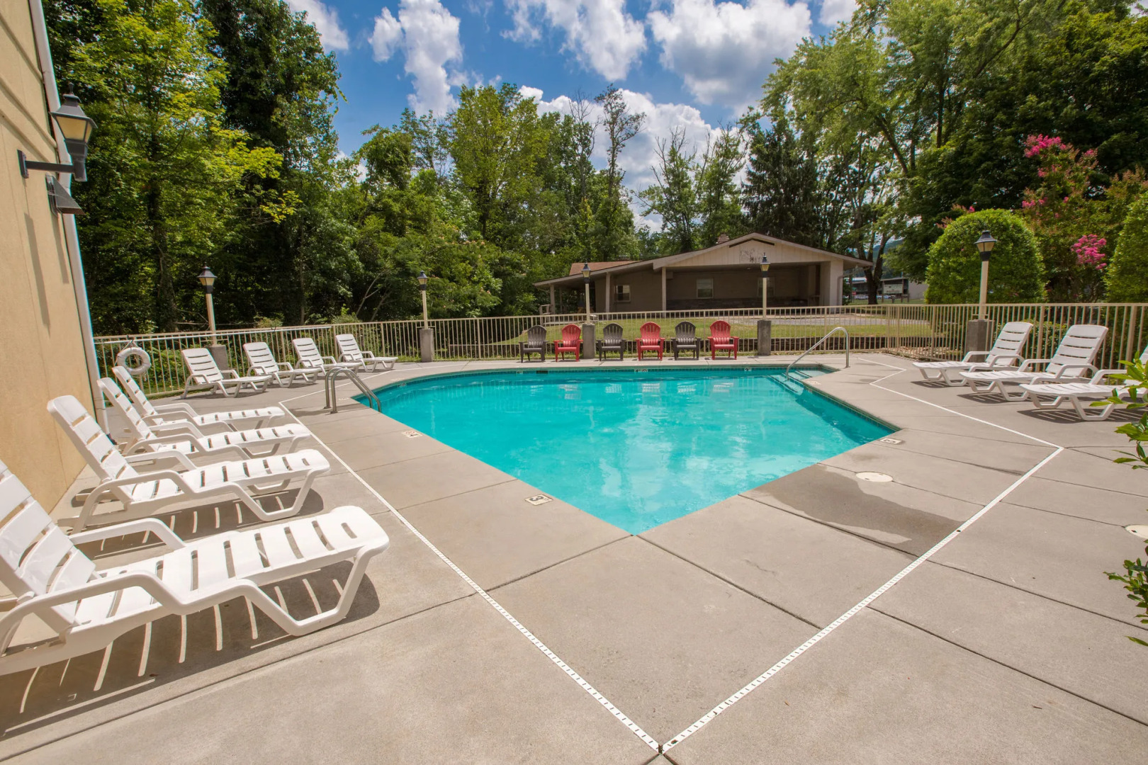 Twin Mountain Inn & Suites