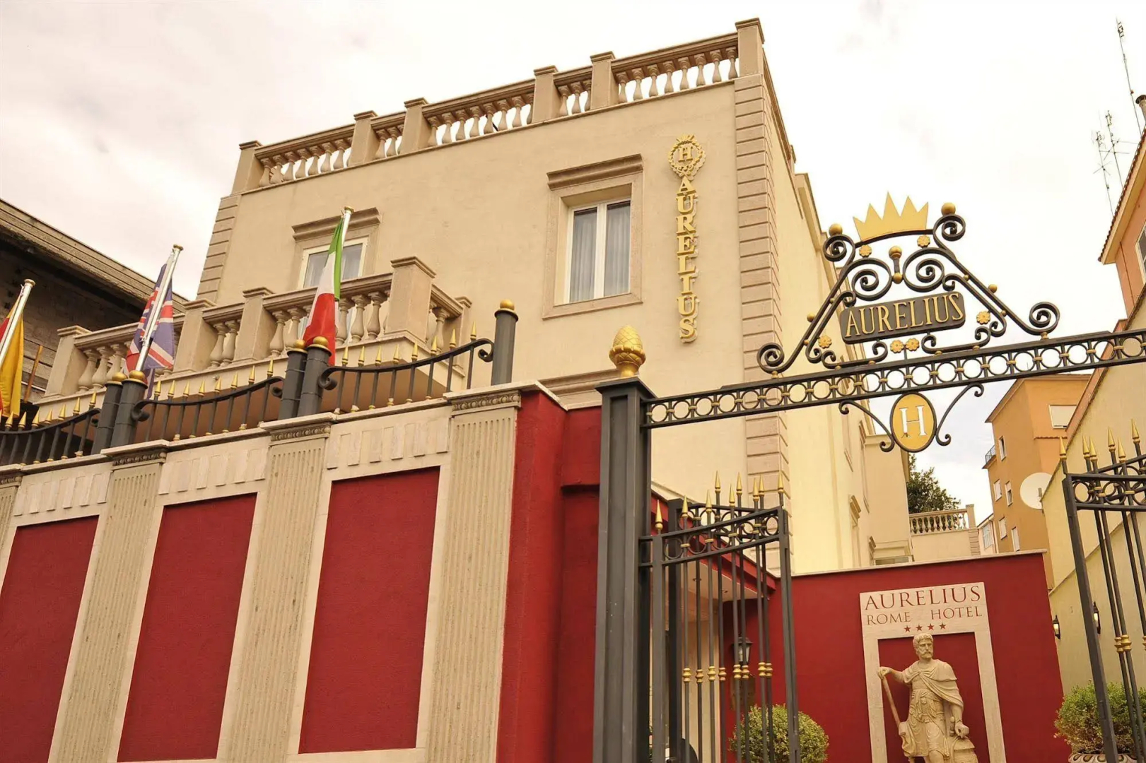 Aurelius Art Gallery Hotel