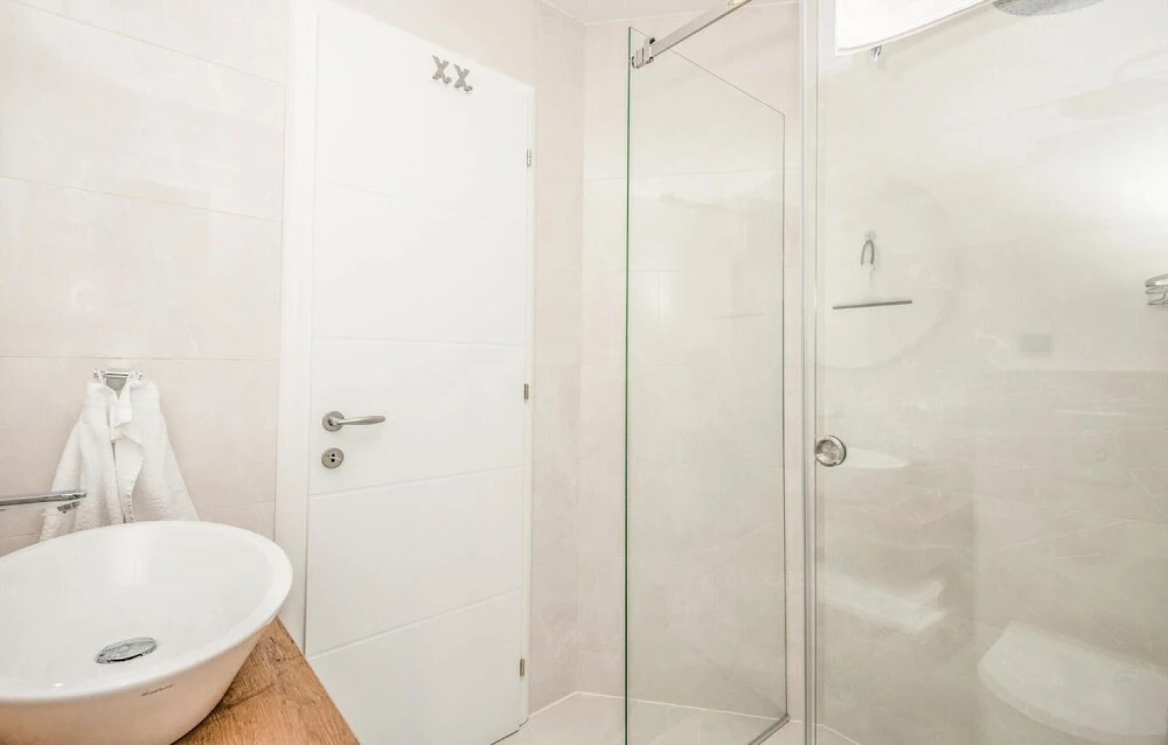 Amazing Home in Makarska with Outdoor Swimming Pool, Hot Tub & WiFi