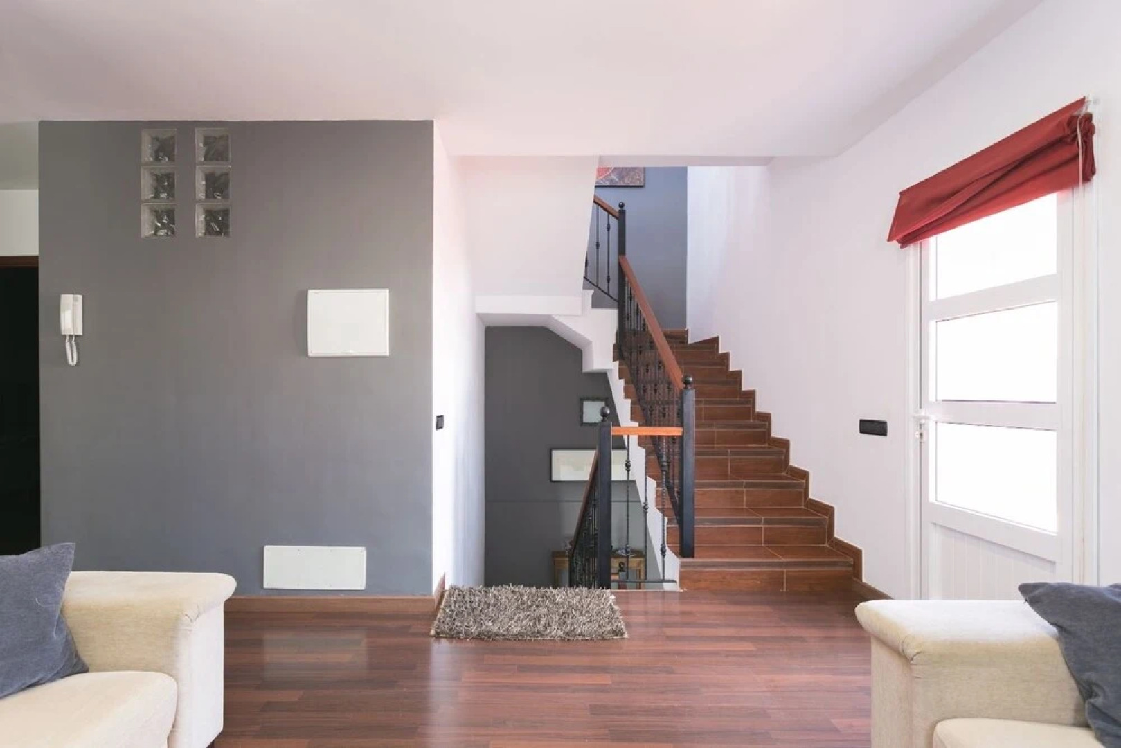 Live Las Aguas House