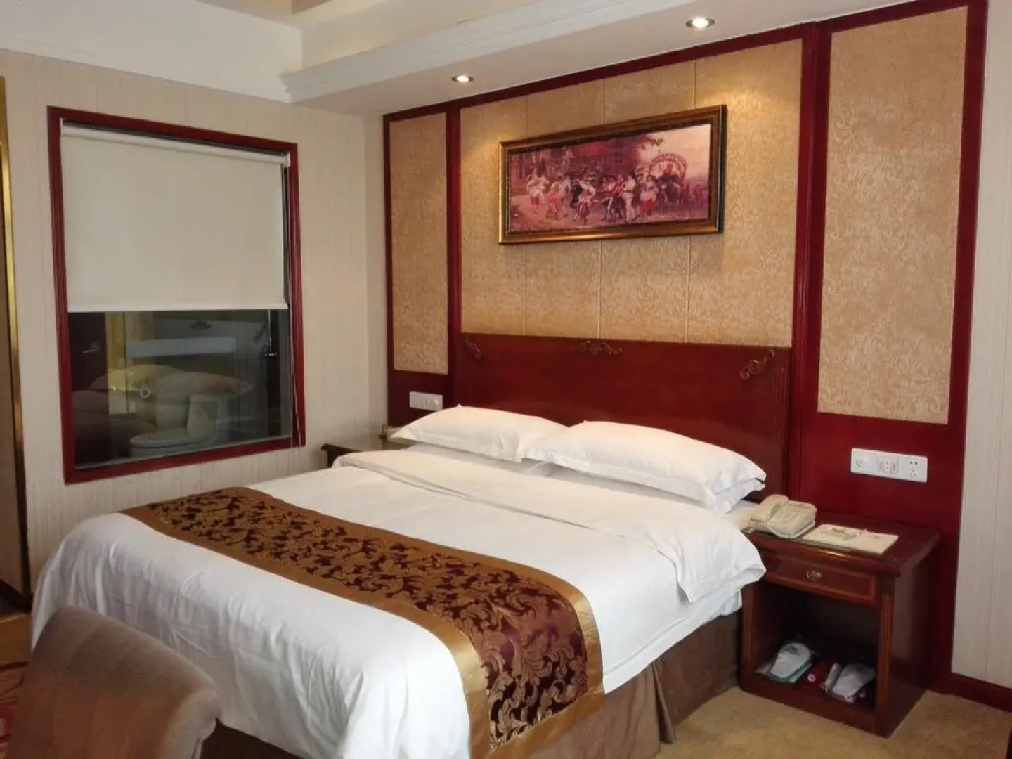 Vienna Hotel Nanyang People Road