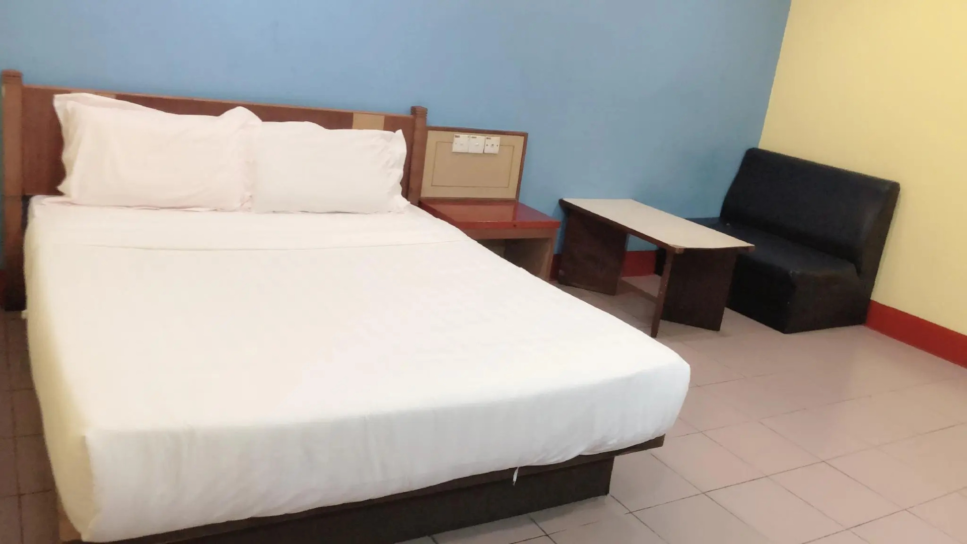 Mandarin Inn by Glex