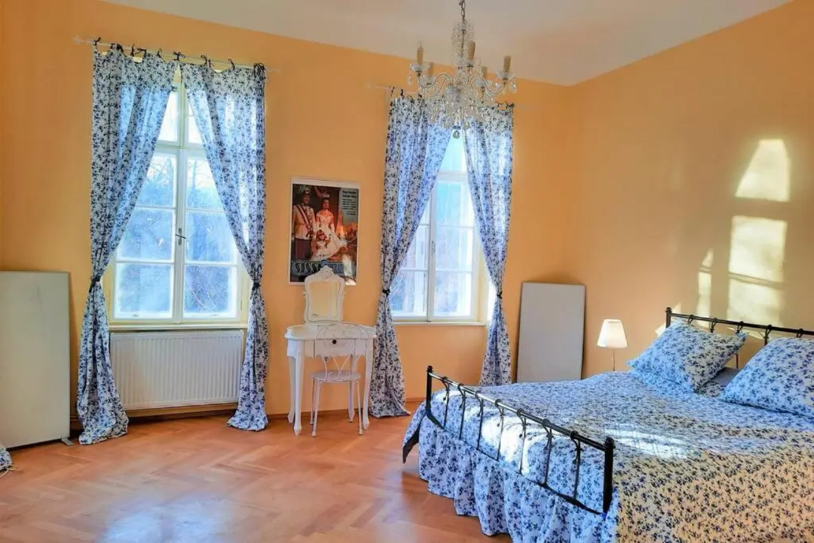 Sisi-Schloss Rudolfsvilla - Sechser - 24 Gäste