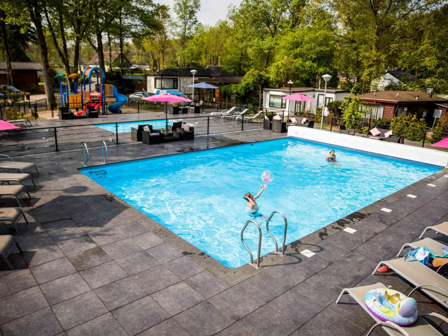 Modern chalet with spa and sauna, in a holiday park on the Veluwe