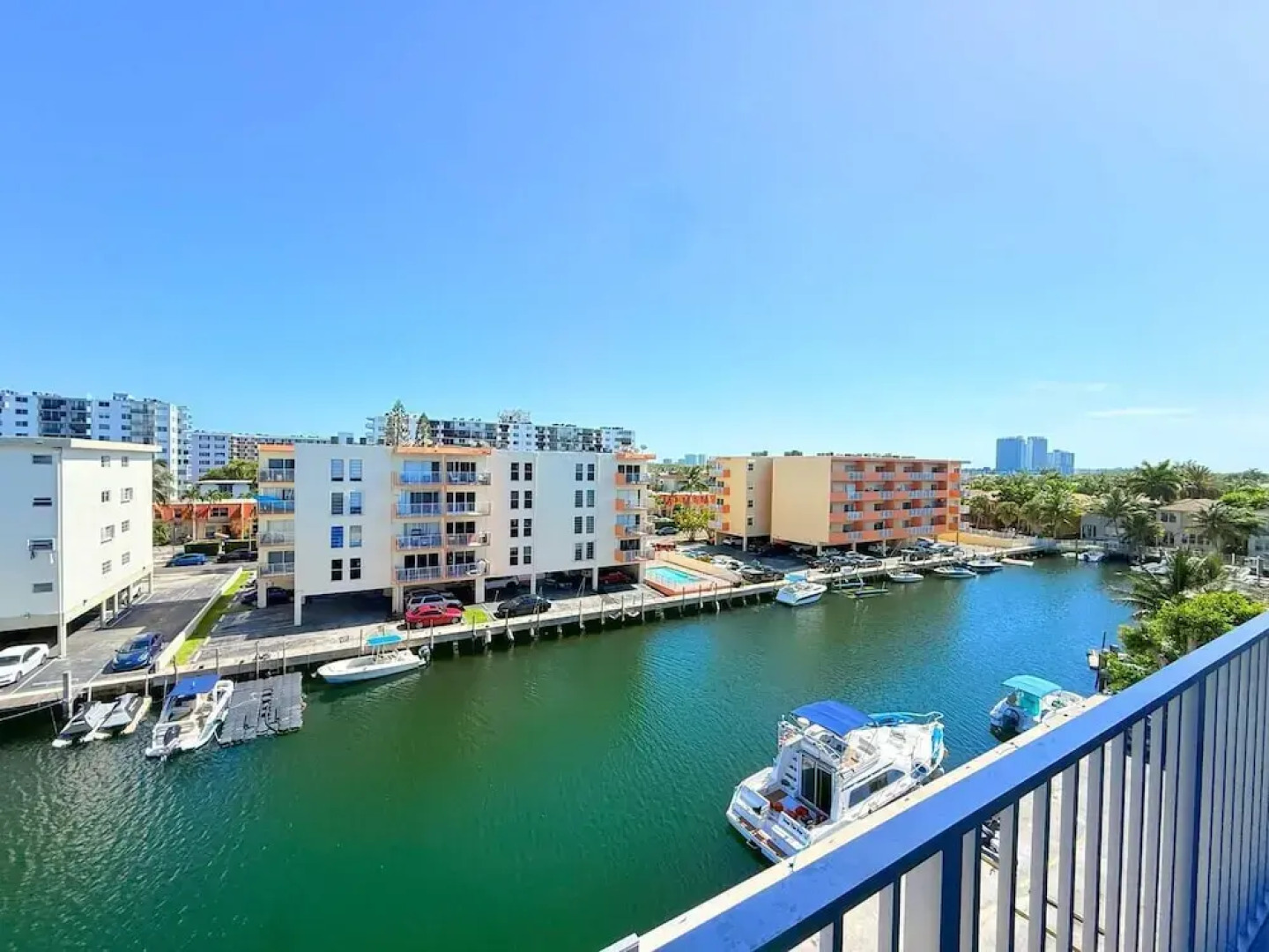 Top Location Waterfront Balcony Dream