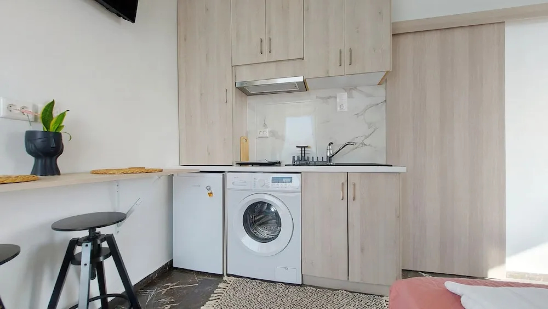 A bright and relaxing penthouse